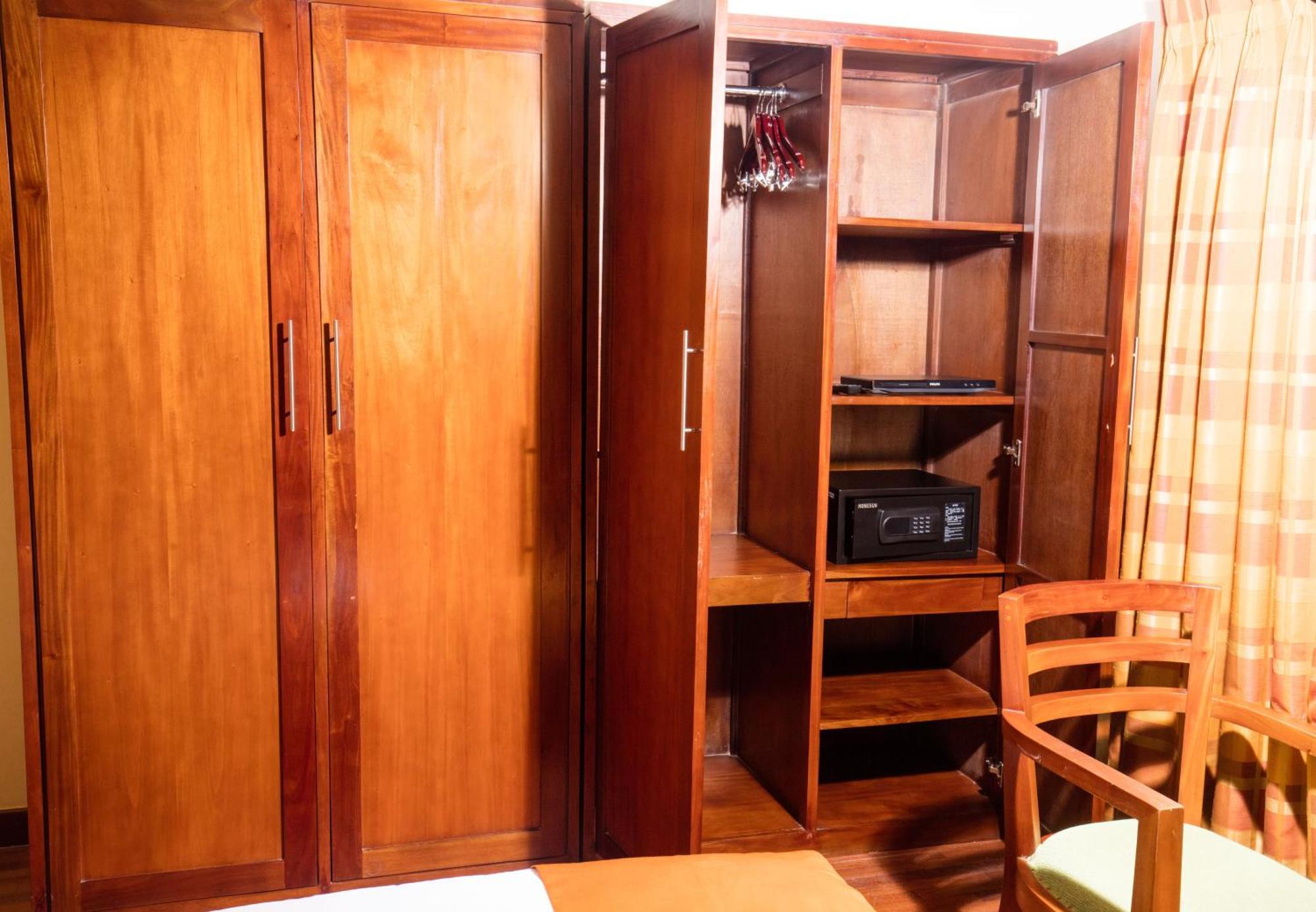 Deluxe Queen Room